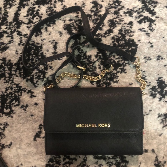 Michael Kors Handbags - Michael Kors Convertible Chain Wallet